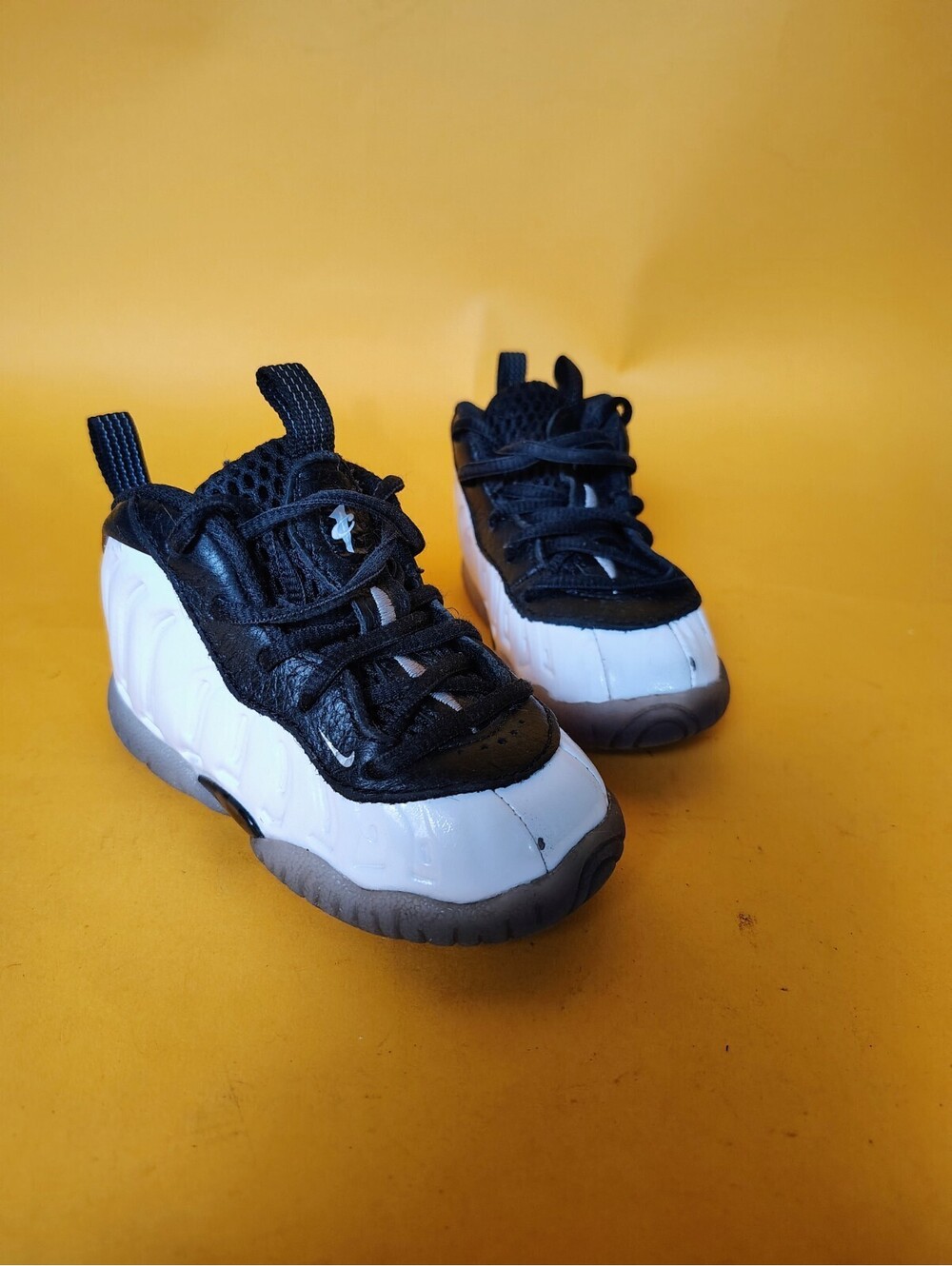 Nike Little Posite One White Black Toddler Basketball Shoes Size 5C DV2210-100